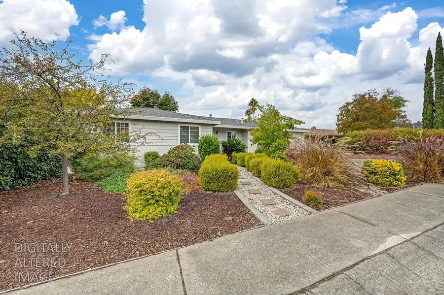 102 Grenoble, Folsom, CA 95630 - #3