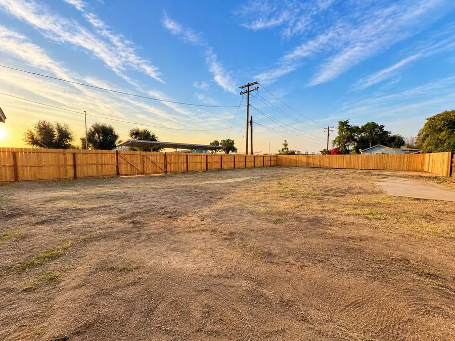 642 Washington Street, Earlimart, CA 93219 - #3