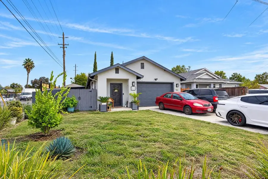 824 Carmelita Avenue, Sacramento, CA 95838 - #2