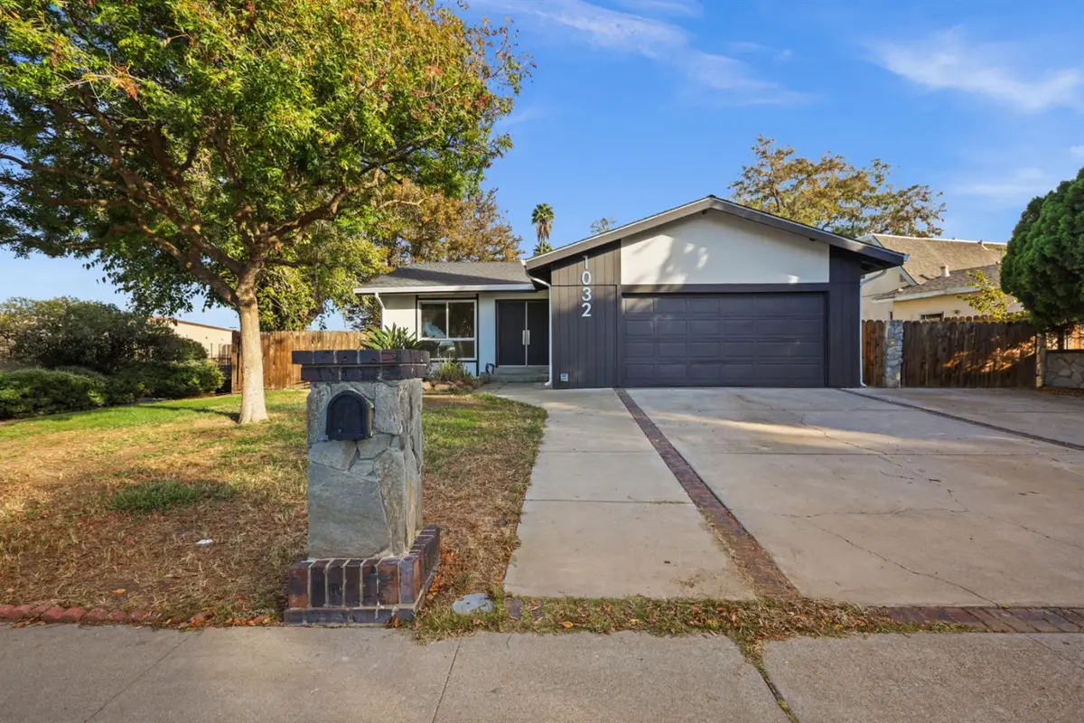 1032 N Hickory Avenue, Tracy, CA 95376 - #1