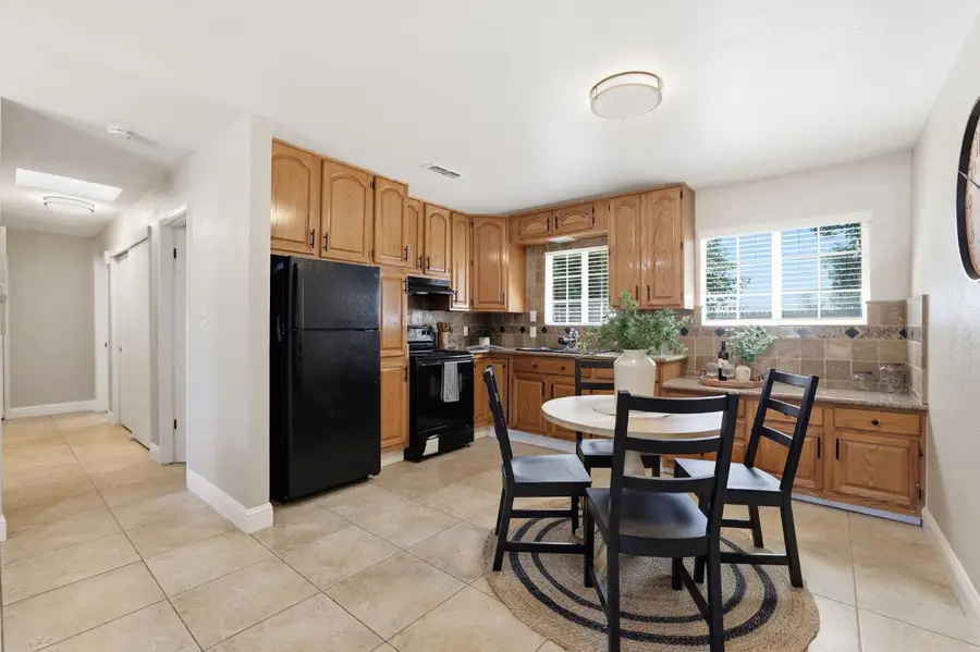 902 Tudor Street, Galt, CA 95632 - #3