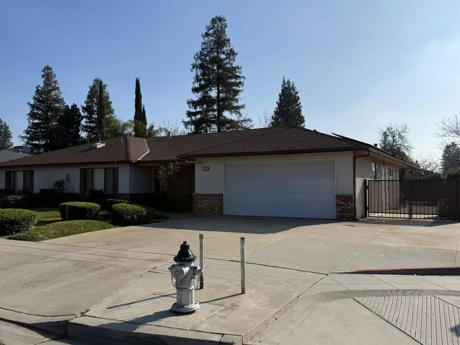 1389 W Warner Avenue, Fresno, CA 93711 - #2