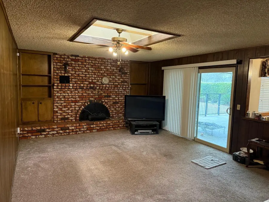 1389 W Warner Avenue, Fresno, CA 93711 - #3