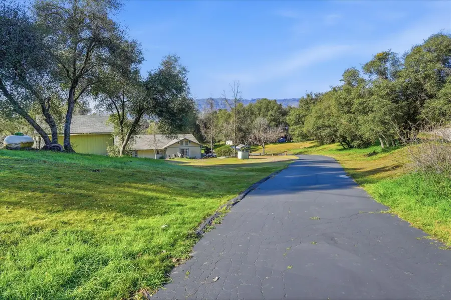 42406 Windy Gap Drive, Ahwahnee, CA 93601 - #2