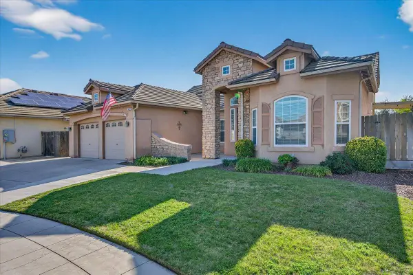 6395 W Portals Avenue, Fresno, CA 93723
