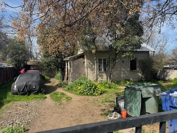 568 S Recreation Avenue, Fresno, CA 93702