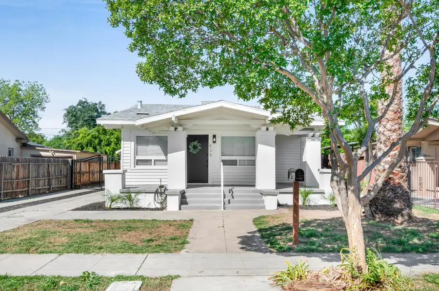 939 N Safford Avenue, Fresno, CA 93728 - #3