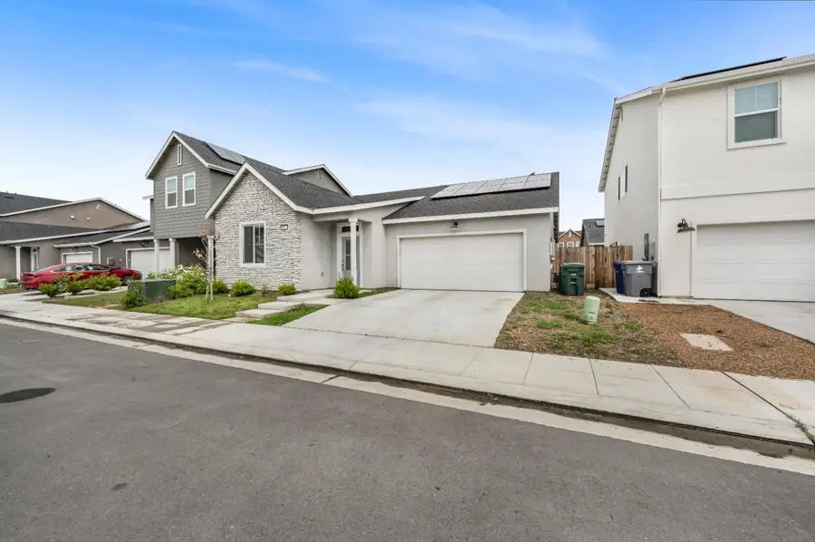 4457 Joaquin Avenue, Clovis, CA 93619 - #3