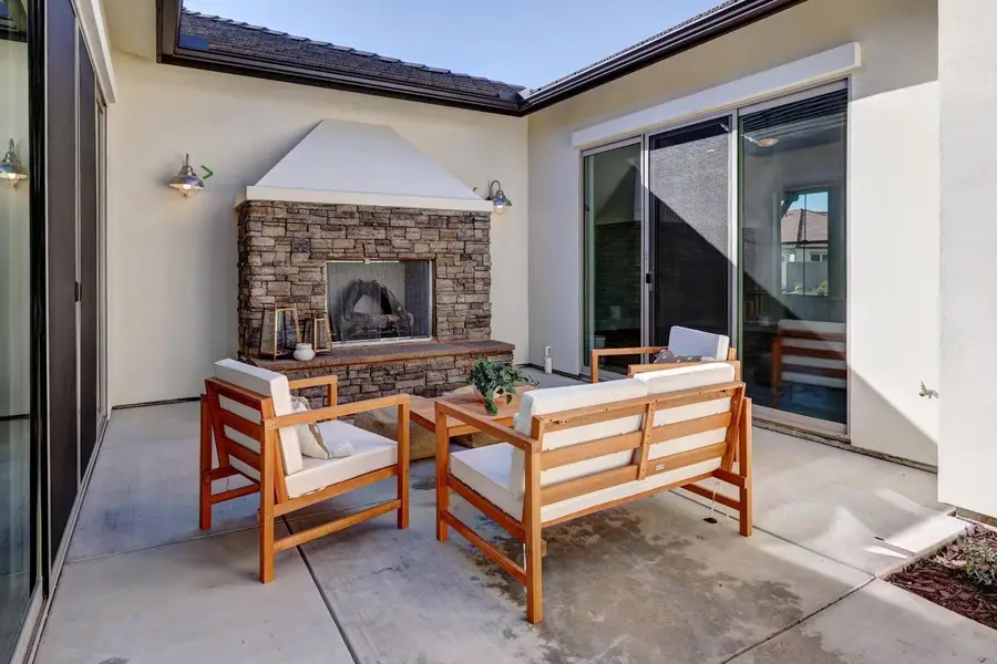 2189 E Strathspey Way, Fresno, CA 93730 - #2