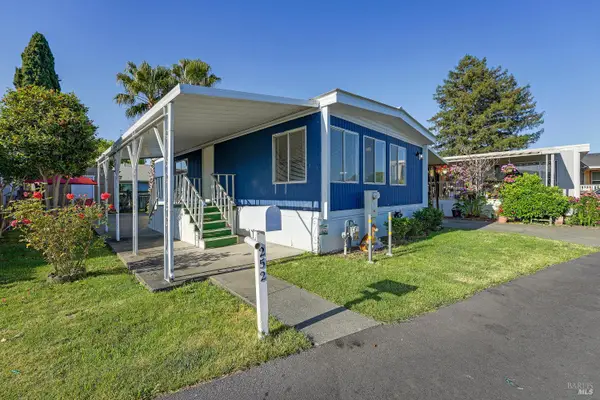 252 Pear Lane, Santa Rosa, CA 95407