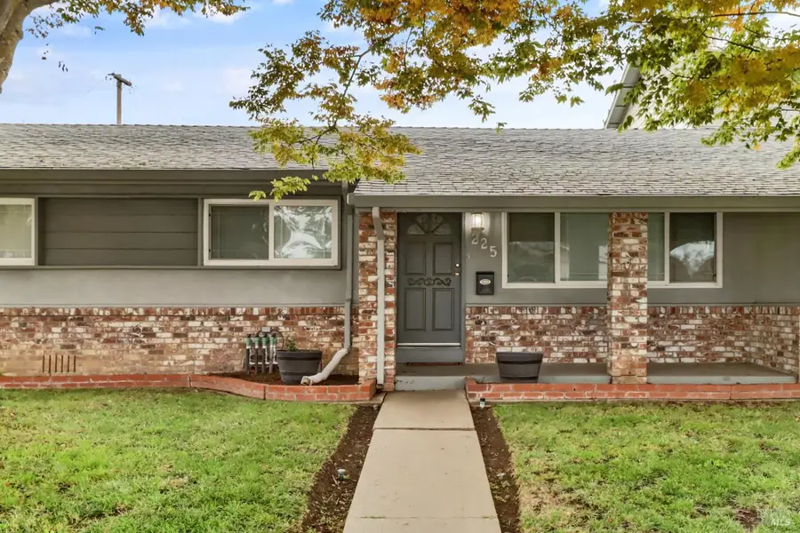 225 E Chestnut Street, Dixon, CA 95620 - #3