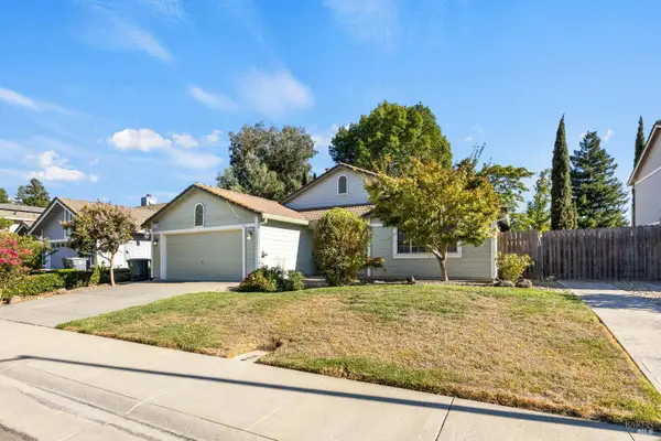 695 Fountain Way, Dixon, CA 95620