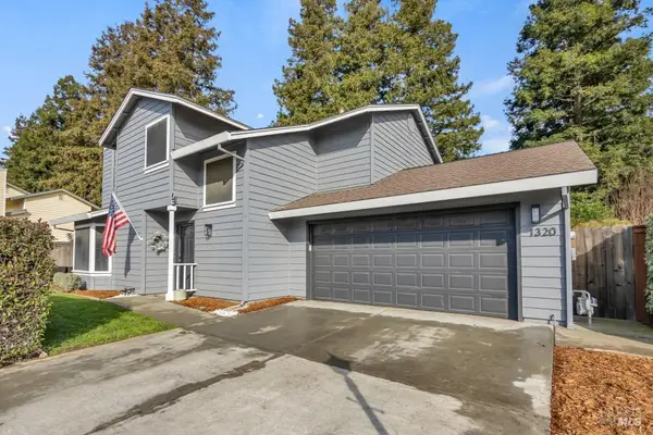 1320 Angela Court, Dixon, CA 95620