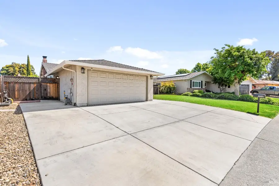 308 Livingston Avenue, Vacaville, CA 95687 - #2