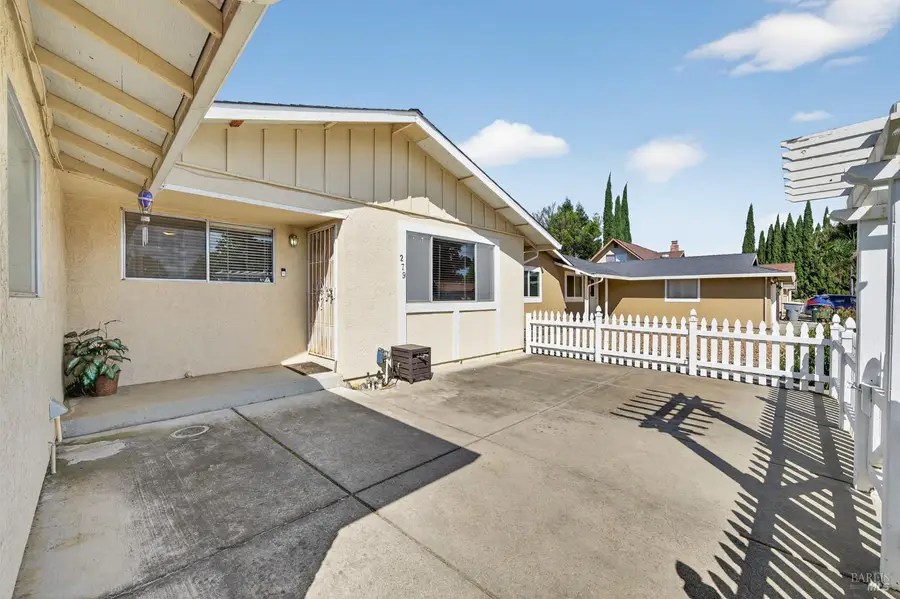 279 Livingston Avenue, Vacaville, CA 95687 - #3