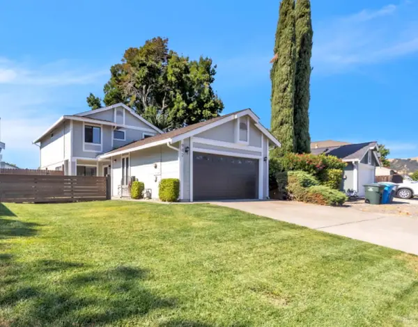 902 Meadowhawk Drive, Vacaville, CA 95687