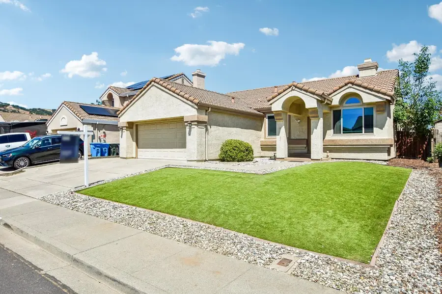 637 Laurelwood Circle, Vacaville, CA 95687 - #2