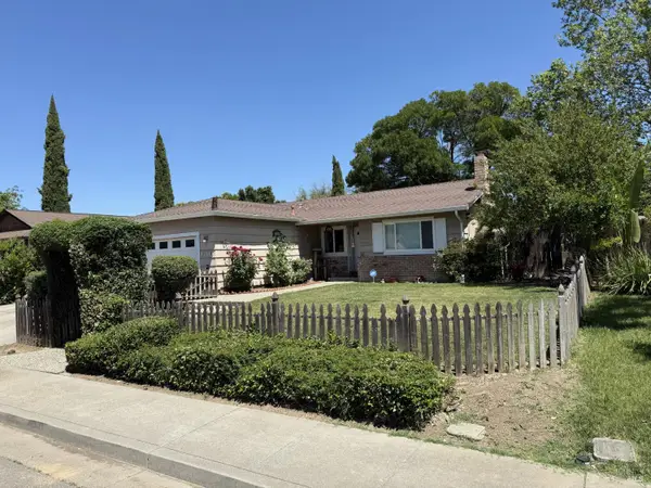 640 E Creekside Circle, Dixon, CA 95620
