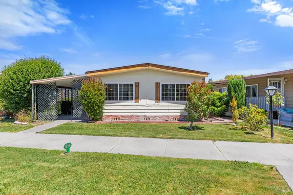 226 Parque Margarita Court, Rohnert Park, CA 94928