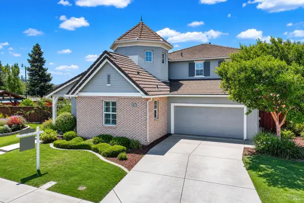 697 Purple Martin Drive, Vacaville, CA 95687