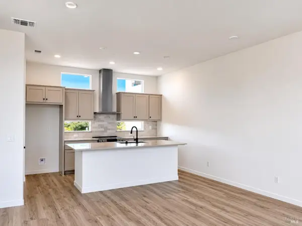 707 Catherine Street, Vacaville, CA 95688