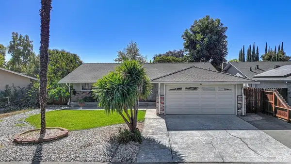 217 Arrowhead Drive, Vacaville, CA 95687