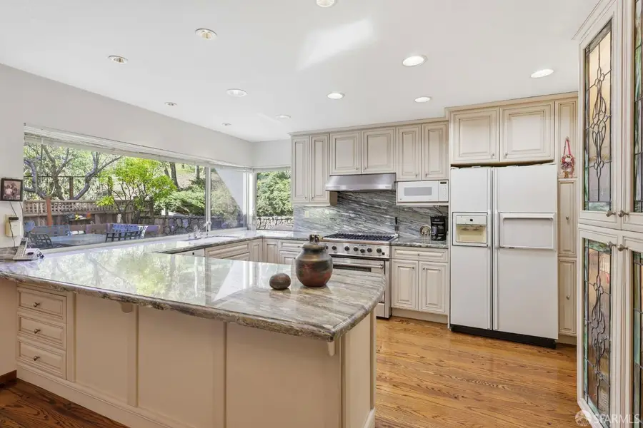 124 Csm Drive, San Mateo, CA 94402 - Image #3