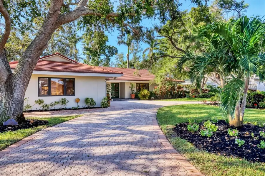 1610 S Lake Shore Drive, Sarasota, FL 34231 - Image #3