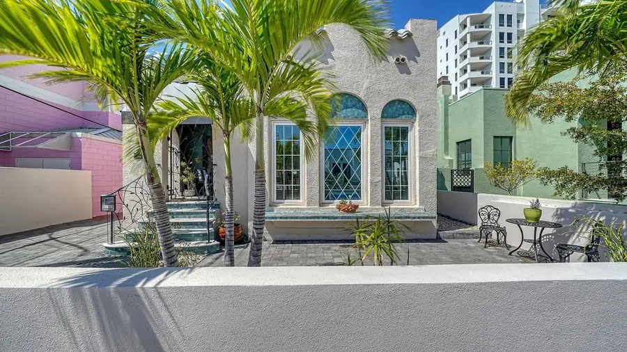 446 Burns Court, Sarasota, FL 34236 - Image #2