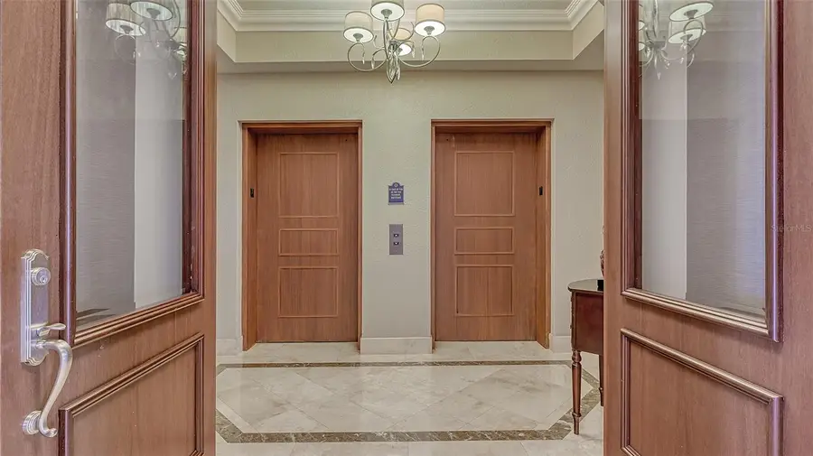 464 Golden Gate Point #702, Sarasota, FL 34236 - Image #2