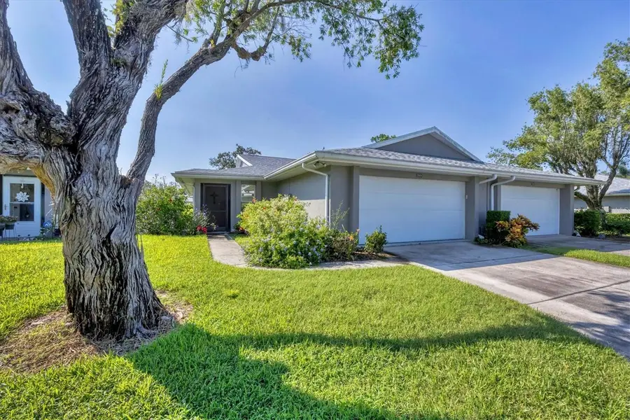 3909 Center Gate Circle #5, Sarasota, FL 34233 - Image #3