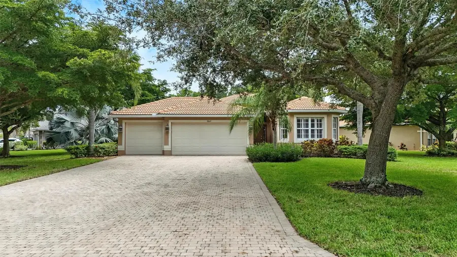 9827 Colonial Walk N, Estero, FL 33928 - Image #2