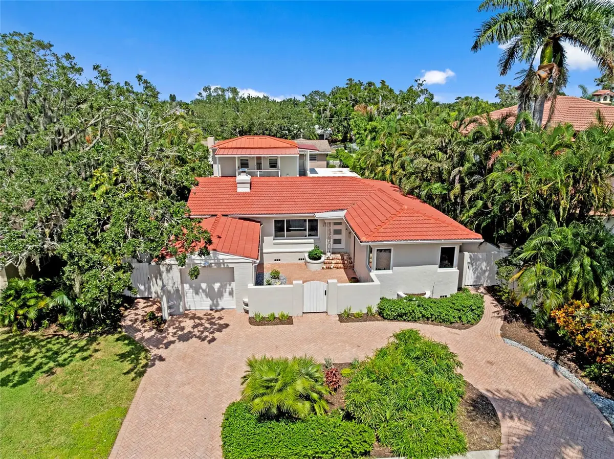 860 Snell Isle Boulevard Ne, Saint Petersburg, FL 33704 - Image #1