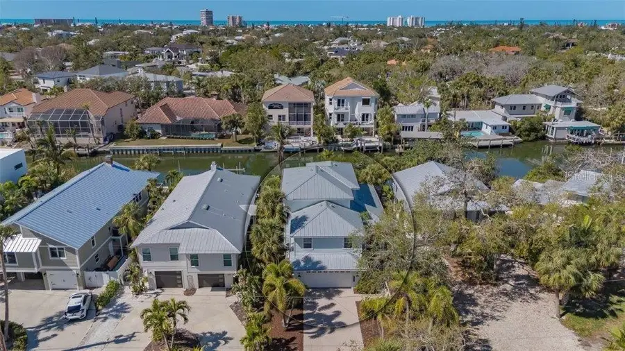 4922 Commonwealth Drive, Sarasota, FL 34242 - Image #2