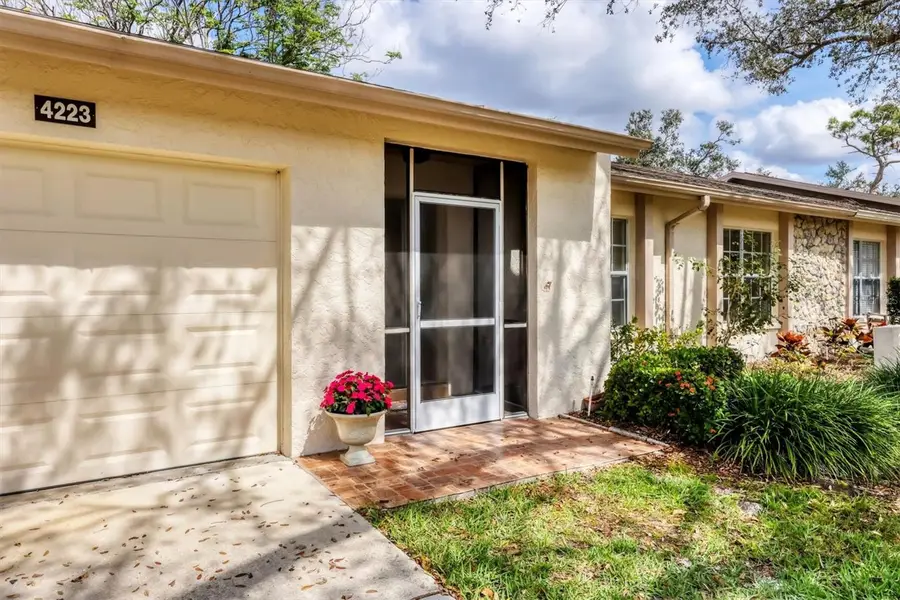 4223 Oakhurst Circle E #3025, Sarasota, FL 34233 - Image #2