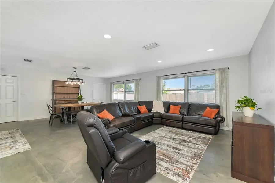 909 67th Avenue Terrace W, Bradenton, FL 34207 - Image #3