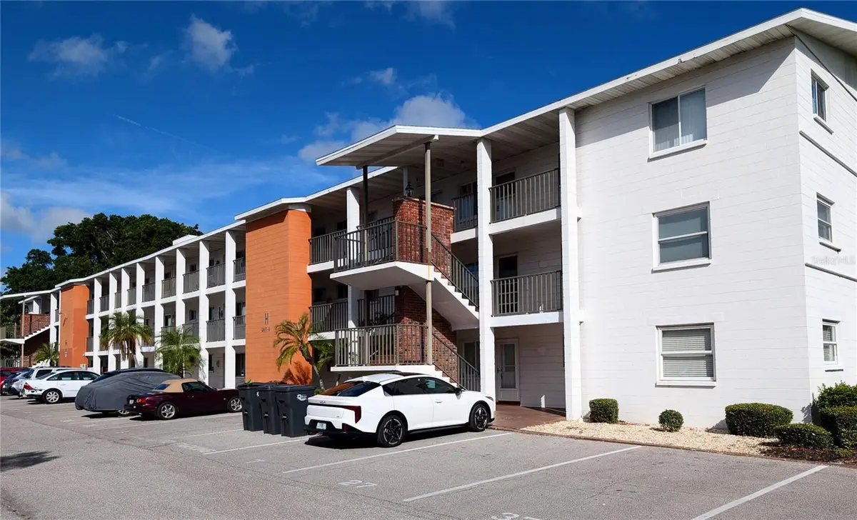 2303 Sunset Drive #H7, Bradenton, FL 34207 - Image #1