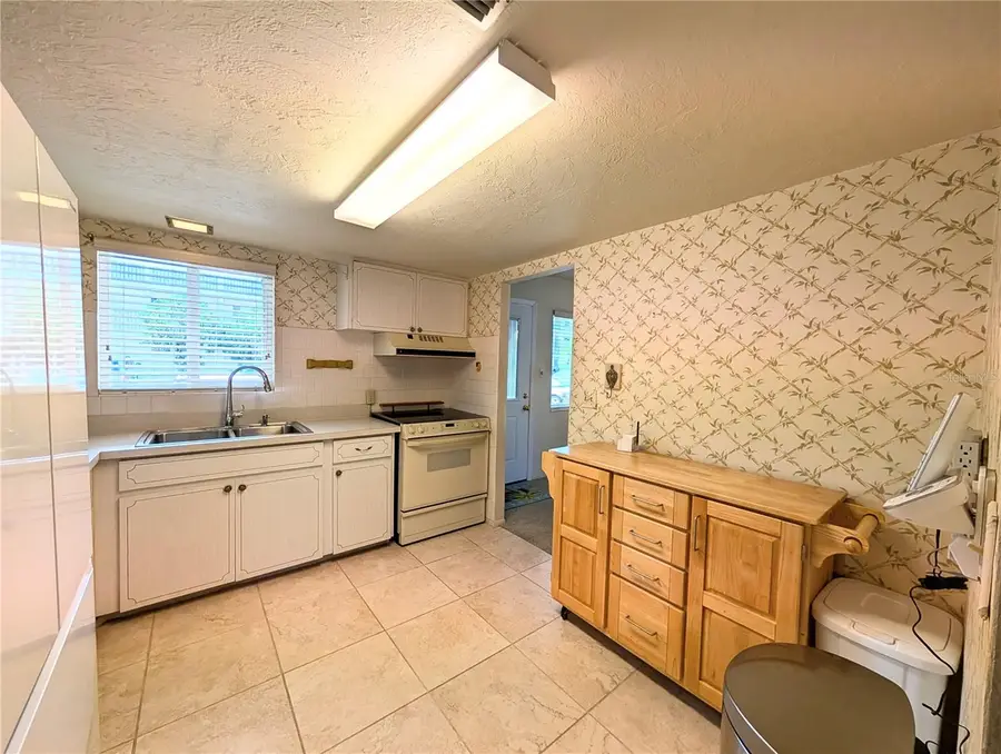 2303 Sunset Drive #H7, Bradenton, FL 34207 - Image #3