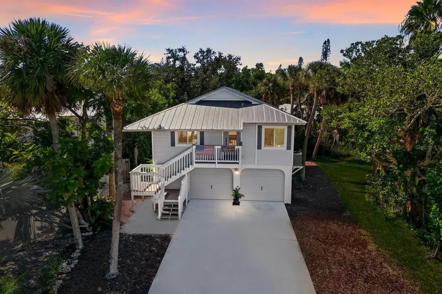 221 Island Circle, Sarasota, FL 34242 - Image #2