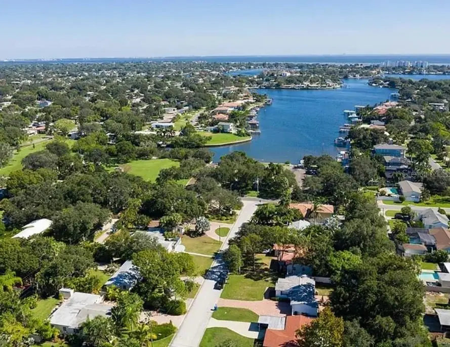 521 35th Avenue Ne, Saint Petersburg, FL 33704 - Image #3