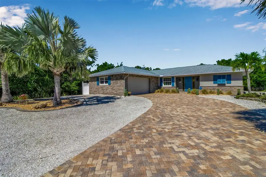 307 Avenida De Paradisio, Sarasota, FL 34242 - Image #2