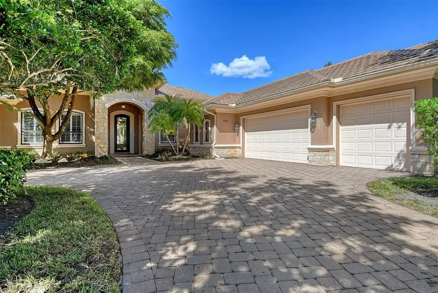 9261 Mcdaniel Lane, Sarasota, FL 34240 - Image #2