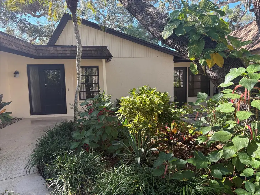 2237 Circlewood Drive #18, Sarasota, FL 34231 - Image #2