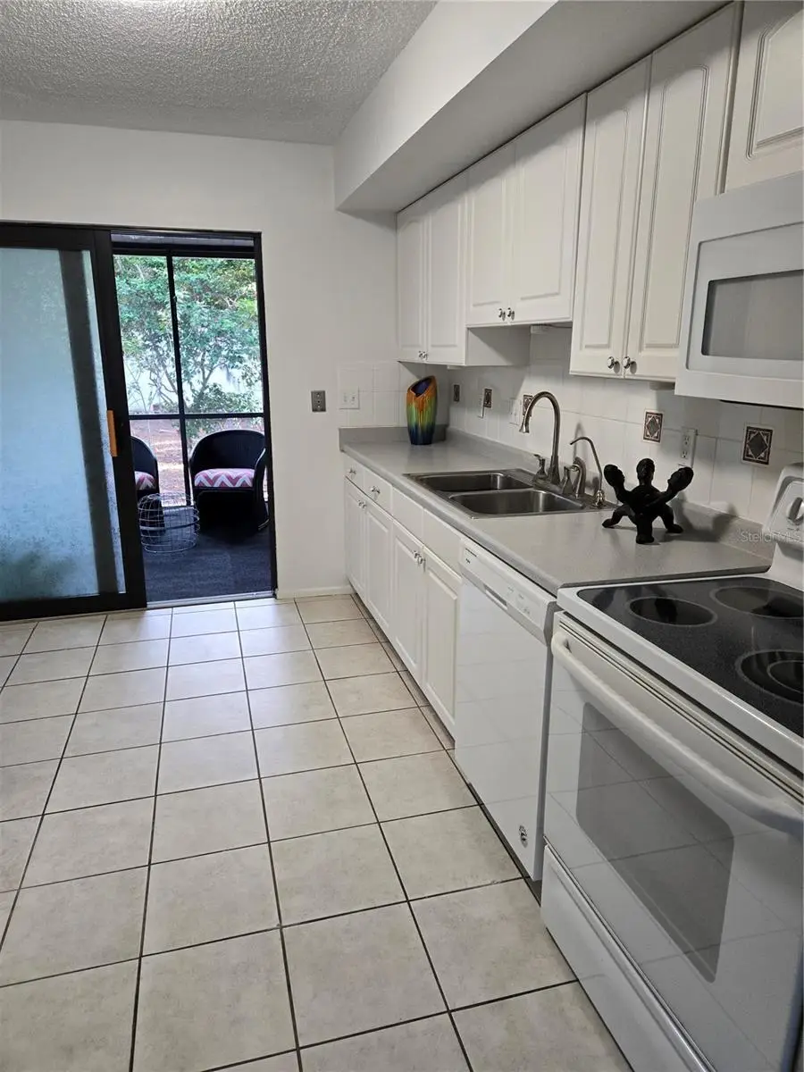 4601 Summer Drive, Sarasota, FL 34234 - Image #3