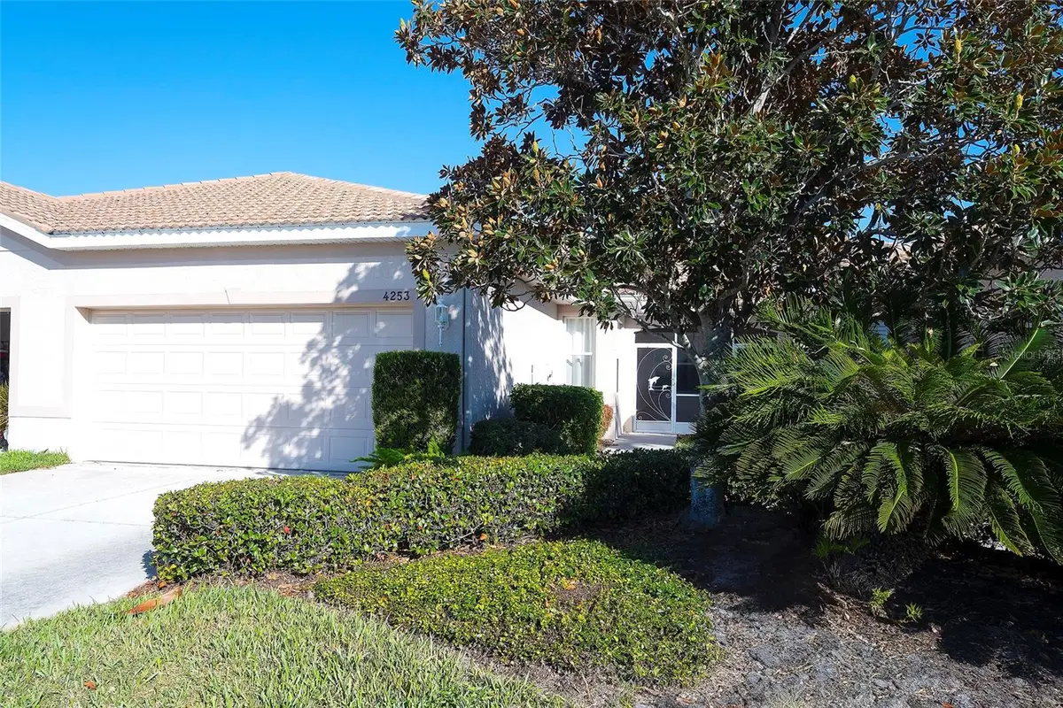 4253 Cascade Falls Drive, Sarasota, FL 34243 - Image #1