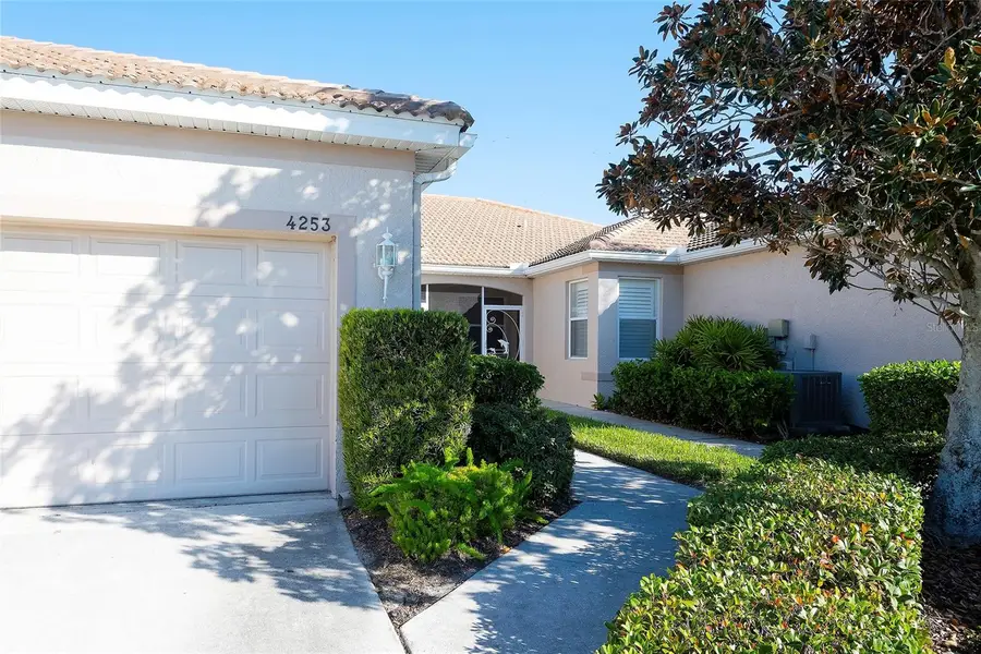 4253 Cascade Falls Drive, Sarasota, FL 34243 - Image #3