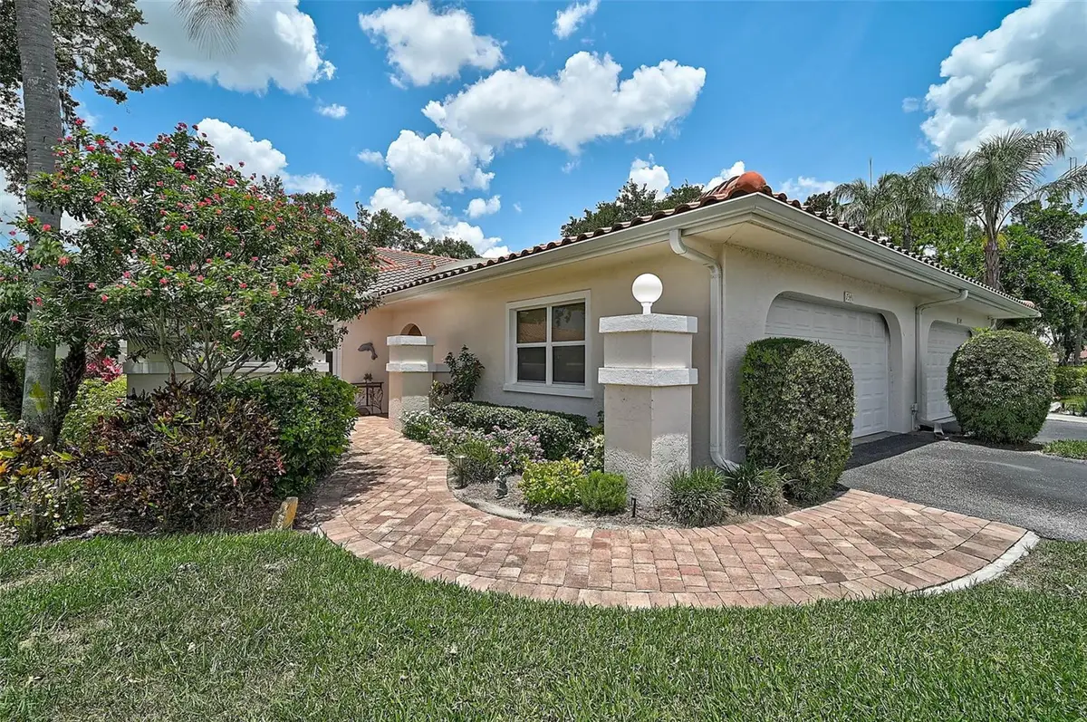 7341 Golf Pointe Circle, Sarasota, FL 34243 - Image #1