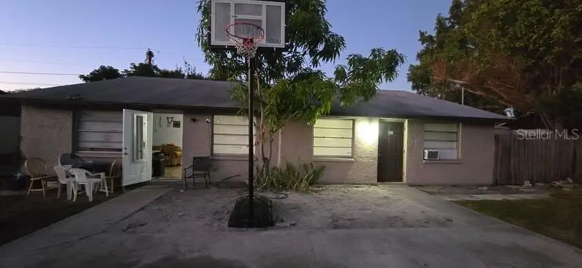 915 58th Avenue Drive E, Bradenton, FL 34203 - Image #1