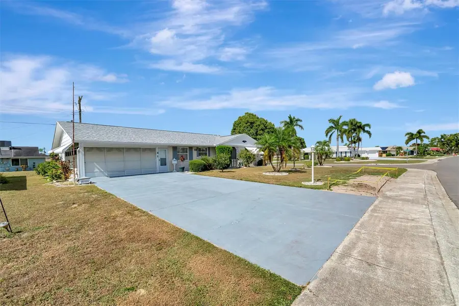 1238 Valley Forge Boulevard, Sun City Center, FL 33573 - Image #2