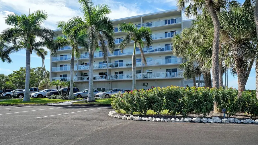 2721 Gulf Of Mexico Drive #408, Longboat Key, FL 34228 - Image #3